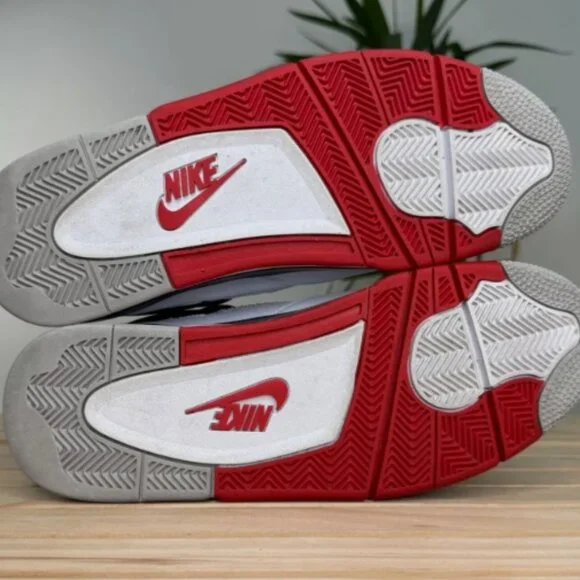 Jordan 4 Retro OG Mid Fire Red DC7770-160 - Picture 4 of 4